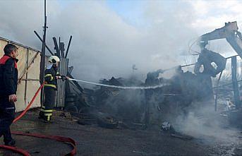 Karabük'te hurda deposunda çıkan yangın hasara neden oldu