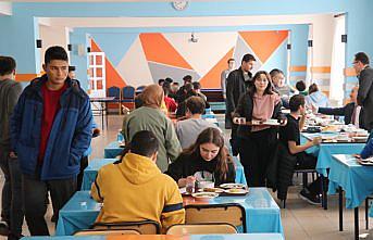Karabük'teki okullarda 3 bine yakın öğrenciye ücretsiz yemek veriliyor