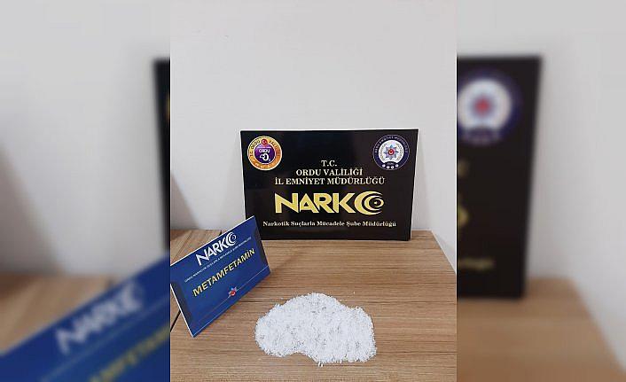 Ordu'da polisin şüphelenerek durdurduğu araçtan uyuşturucu çıktı