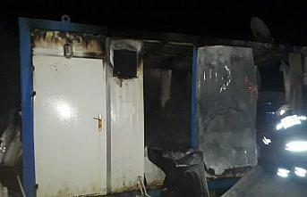 Salıpazarı'nda cezaevi inşaatı şantiyesindeki konteyner yandı