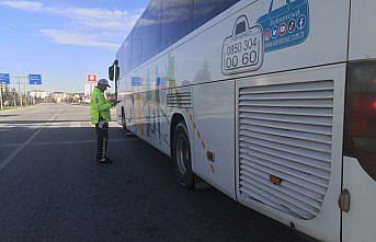 Sungurlu'da kış lastiği denetimi yapıldı