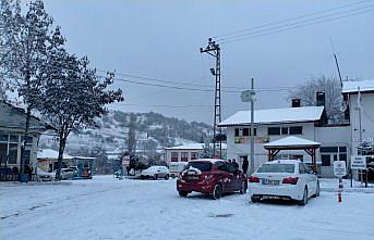Tokat'ın yüksek kesimlerinde kar etkili oldu
