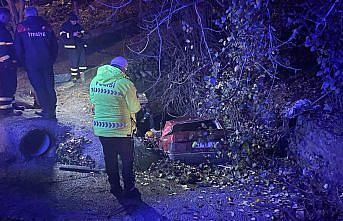 Zonguldak'ta su kanalına devrilen otomobilin sürücüsü öldü