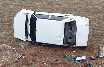 Çorum'da şarampole devrilen otomobilin sürücüsü yaralandı