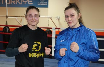 Kadın milli boksörler, Türkiye ve Avrupa'da şampiyon olmak için çalışıyor