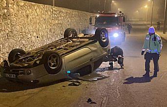 Karabük'te devrilen otomobilin sürücüsü yaralandı