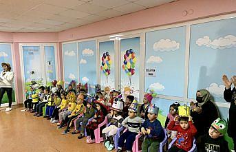 Kastamonu'da anaokulu öğrencileri şapka defilesi düzenledi