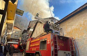 Zonguldak'ta binanın çatı katında çıkan yangın hasara yol açtı