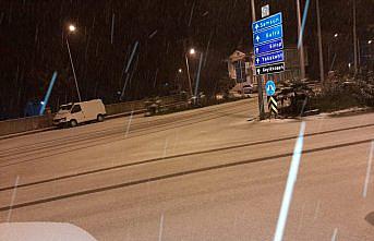 Alaçam'da kar yağışı etkili oluyor