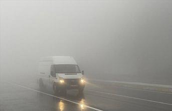 Bolu Dağı'nda sis ve sağanak ulaşımı etkiliyor
