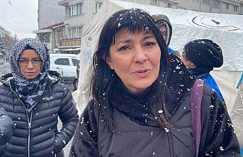 Bolulu hayvanseverler deprem bölgesindeki can dostlarını unutmadı