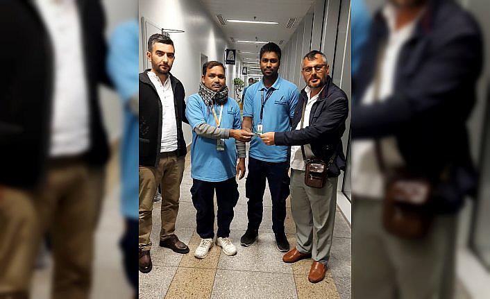Cidde Havalimanı temizlik görevlileri Trabzon kafilesi ile depremzedelere bağış gönderdi