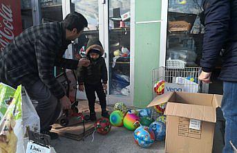 Çorum'da çocuklar, oyuncak ve kıyafetlerini depremzede çocuklarla paylaşıyor