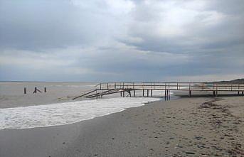 Dalgalar, Alaçam Geyikkoşan Tuz İskelesi'ni tahrip etti