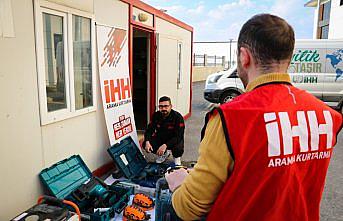 Enkazdan 6 kişiyi kurtaran Kastamonu İHH ekipleri kente döndü