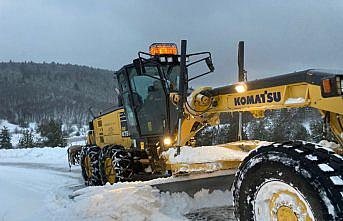 Karabük'te 7 köy yolunda kar nedeniyle ulaşım sağlanamıyor