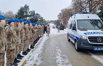 Karabük'ten deprem bölgesine 1659 Mehmetçik sevk edildi