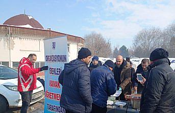 Kavak Kaymakamlığından deprem bölgesinde 10 bin kişilik sıcak yemek