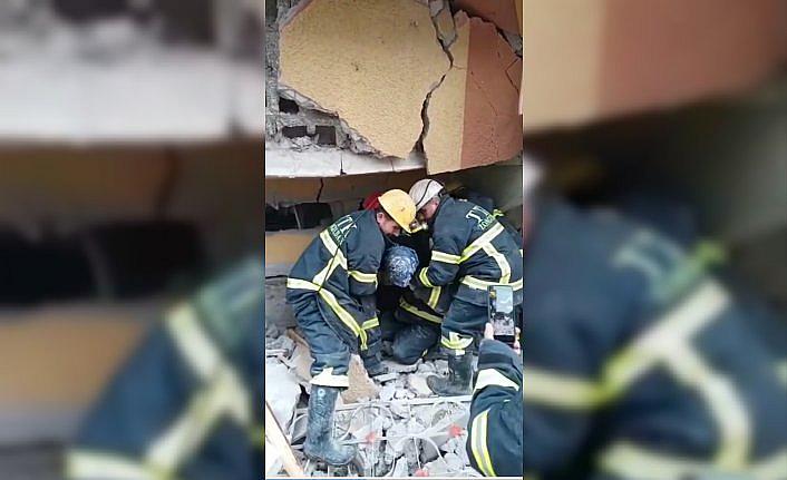 Maden işçilerinin deprem bölgesindeki arama kurtarma çalışmaları sürüyor