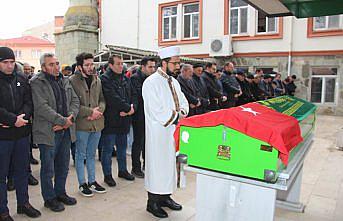 Malatya'da depremde hayatını kaybeden genç, Amasya'da son yolculuğuna uğurlandı