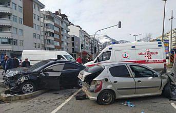 Ordu'da iki otomobilin çarpıştığı kazada 2 kişi yaralandı