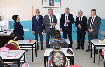 Samsun'da dersbaşı yapan depremzede öğrencilere moral ziyareti