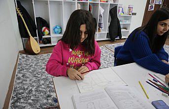 Tokat'a gelen depremzede çocuklar yaşadıklarını etkinliklerle aşmaya çalışıyor