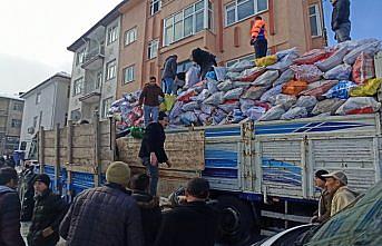 Tokat'ın Yeşilyurt ilçesinden depremzedelere yardımlar sürüyor