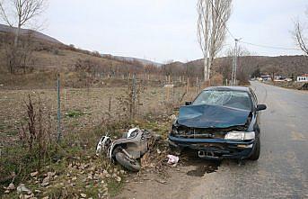 Tokat'ta otomobille çarpışan motosikletin sürücüsü yaralandı