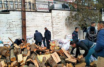 Tokat'tan deprem bölgesine 40 tır odun ve 500 soba gönderildi