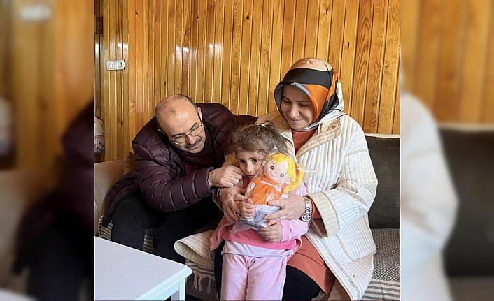 Trabzon Valisi Ustaoğlu Uzungöl'de kalan depremzedeleri ziyaret etti
