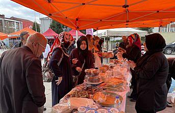 Bartın'da kadın kooperatifleri depremzedeler için kermes düzenledi