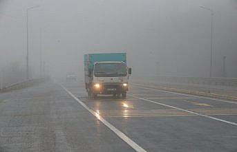 Bolu Dağı'nda sis ve sağanak etkili oldu