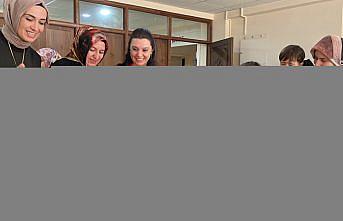 Gençlik merkezi gönüllüleri depremzede çocukların yüzünü güldürdü