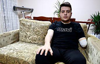 Hatay'da depremde ailesini kaybeden Alperen, amcasına emanet