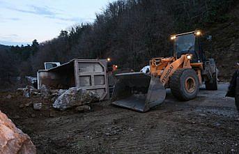 Kastamonu'da devrilen kamyonun sürücüsü öldü