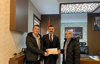 Lise öğrencileri topladıkları 12 bin lirayı depremzedelere gönderdi