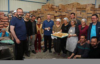 Sakarya ve çevre illerden deprem bölgesine yardım seferberliği sürdü