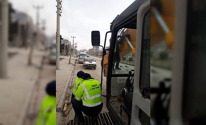 Tokat ekipleri depremin vurduğu Gölbaşı'nda 100 aracın bakım ve onarımını yaptı