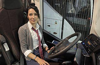 Zonguldak'ta hosteslik yaptığı şehirlerarası otobüsün kaptanı oldu