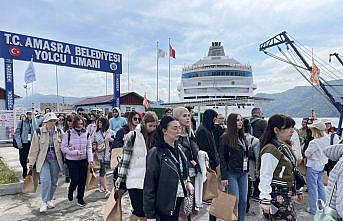 “Astoria Grande“ kruvaziyeri, 553 yolcusuyla Amasra'da demirledi