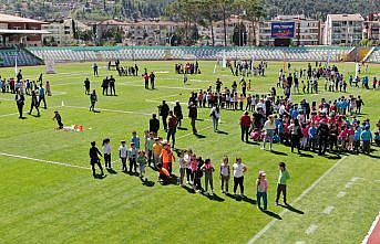 Amasya'da çocuklar için spor şenliği düzenlendi