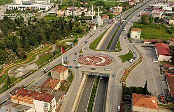 Bafra'da “Türk bayrağı“ motifli peyzaj çalışması yapıldı