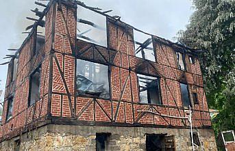 Düzce'de evde çıkan yangında anne ve kızı yaralandı