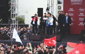 İBB Başkanı İmamoğlu, Rize'de “Halk Buluşması“na katıldı