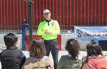 Samsun'da ana sınıfı öğrencilerine trafik eğitimi verildi