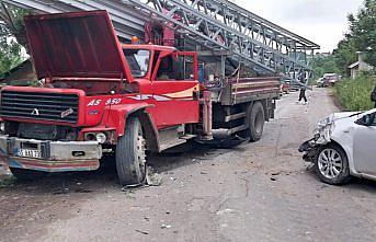 Samsun'da kamyonla otomobil çarpıştı, 2 kişi yaralandı
