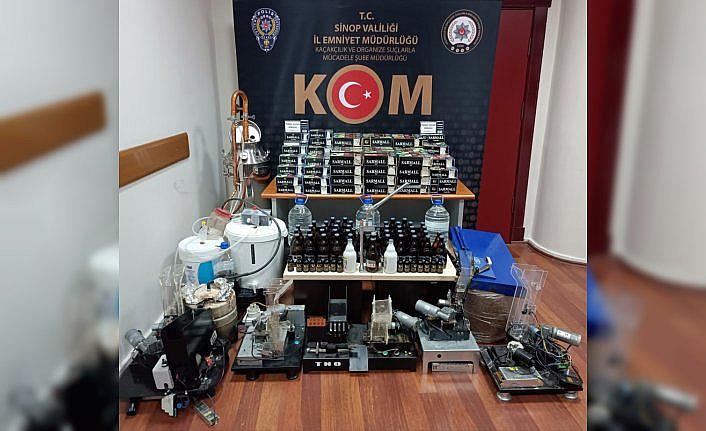 Sinop'ta sahte alkol ve kaçak sigara üreten 2 kişi yakalandı