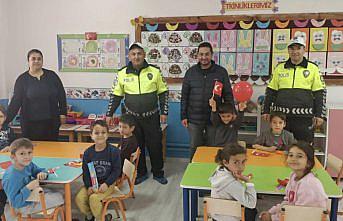 Yakakent'te Karayolu Trafik Haftası etkinliği düzenlendi