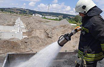 Bafra'da konteynerde çıkan yangın söndürüldü